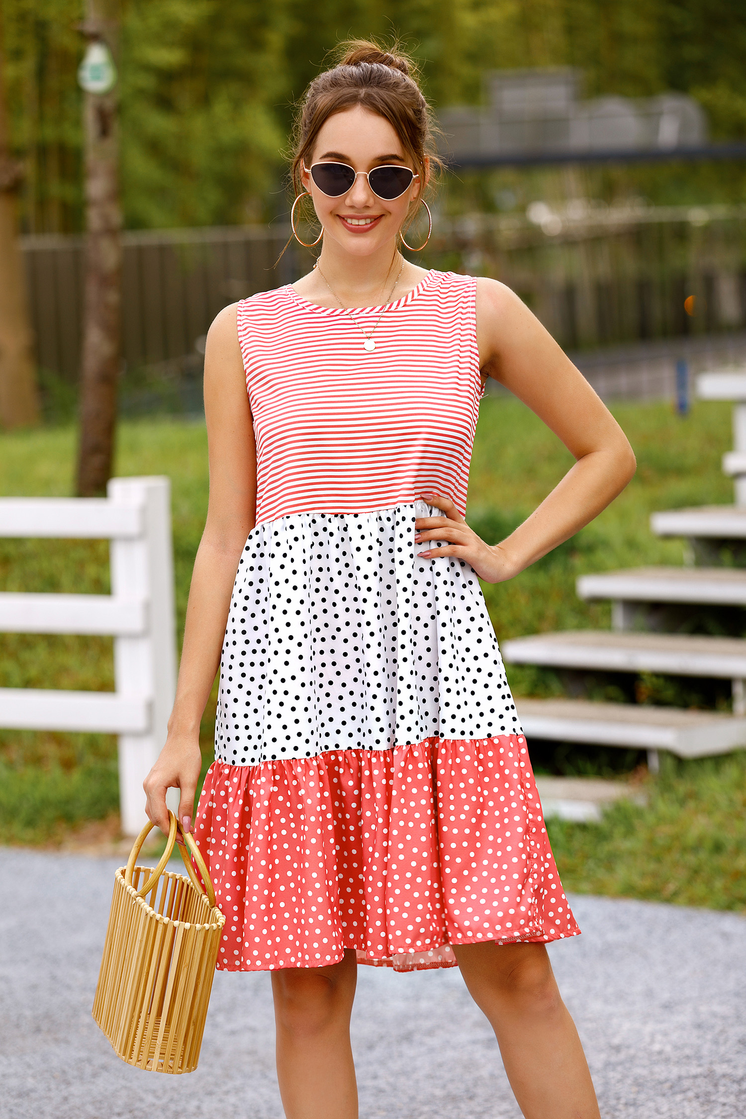 Wholesale and Customized Women Sleeveless Holiday Dresses Layered Dress Casual Summer Fashion